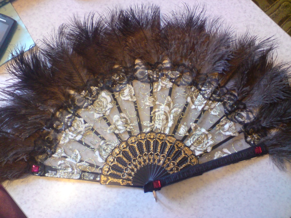 Двухслойный веер из перьев страуса размером 2 x 30 дюйма с кожаной дорожной сумкой